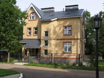 Коттедж с 6 спальнями в Гостинице Пансионат Восход