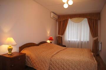 Коттедж с 4 спальнями в Гостинице Пансионат Восход